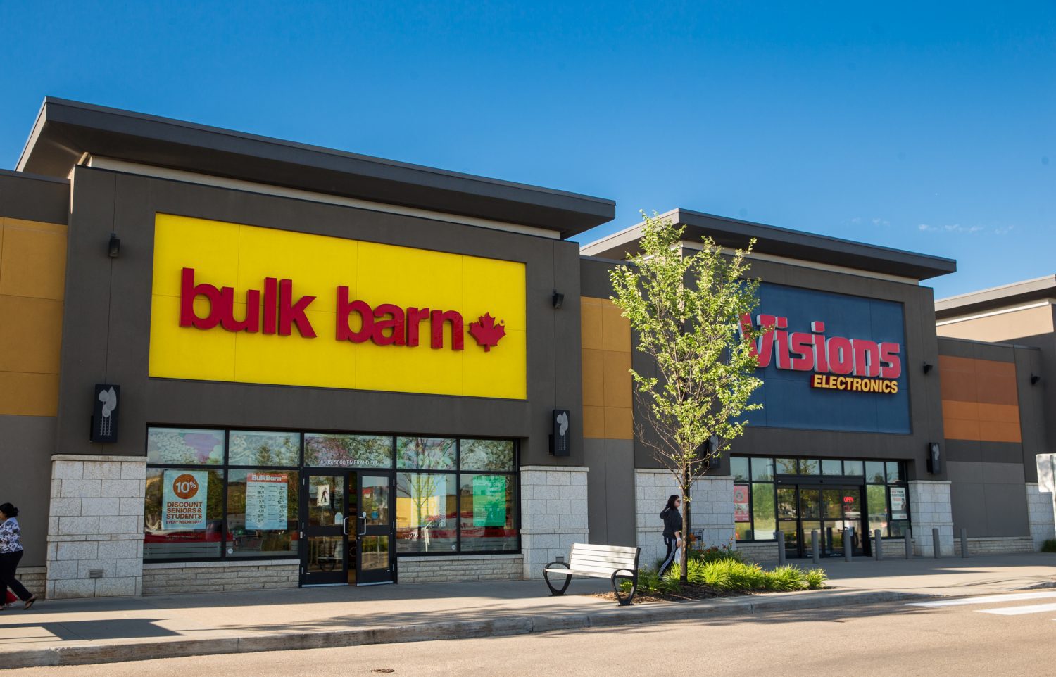 bulk-barn-visions-3-emerald-hills-centre